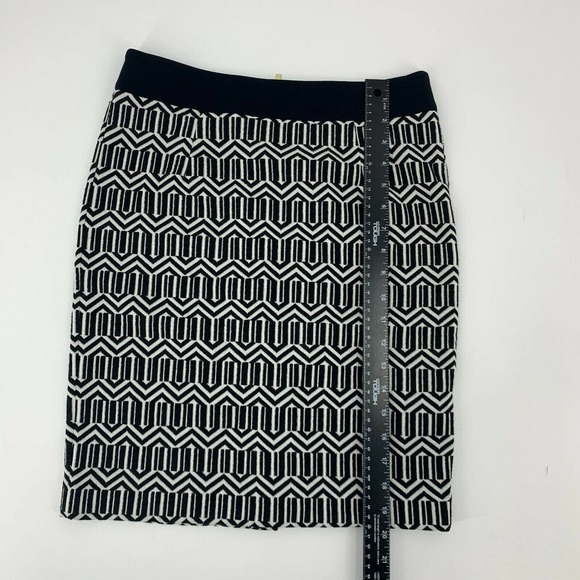 Banana Republic Geo Pencil Straight Skirt Size 0 - Picture 9 of 12